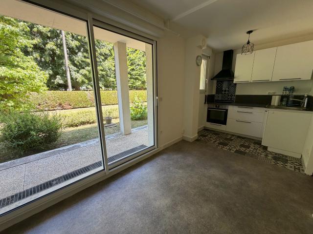 Studio avec terrasse dans résidence