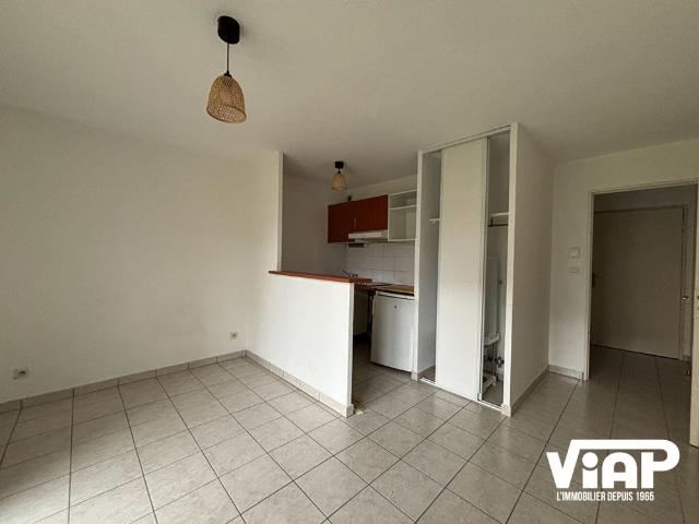 STUDIO AVEC TERRASSE DANS UNE RÉSIDENCE SECURISÉE
