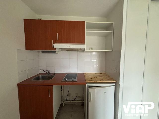 STUDIO AVEC TERRASSE DANS UNE RÉSIDENCE SECURISÉE
