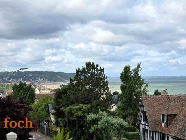 STUDIO AVEC TERRASSE DE 20 M² VUE MER PARKING