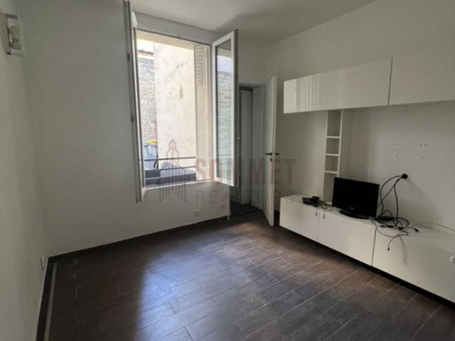 Studio avec terrasse privative au calme