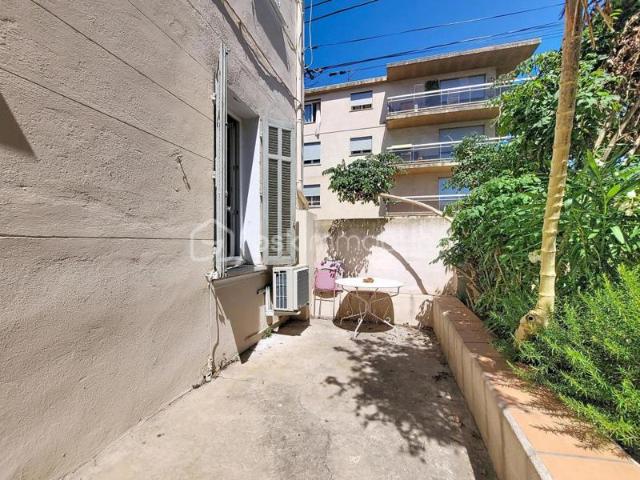 Studio avec terrasse – Quartier calme à 5 min du port de La Seyne sur Mer