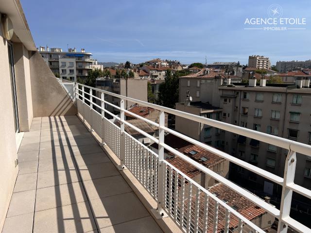 STUDIO AVEC TERRASSE RUE FORTIN 13005 MARSEILLE