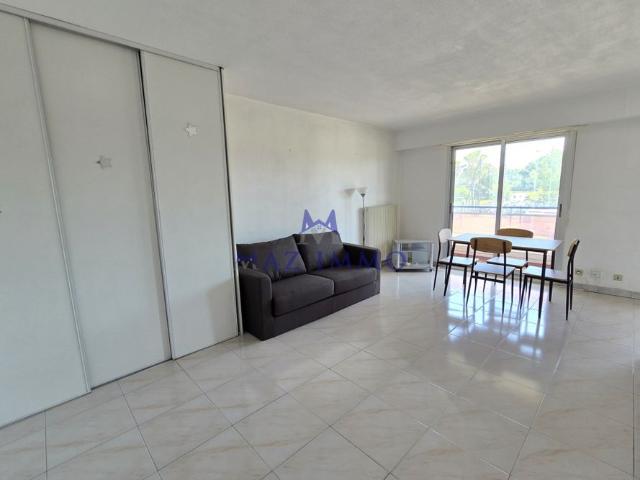 Studio avec Véranda, Piscine à Mandelieu La Napoule