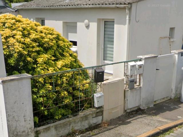 STUDIO avec vue sur jardin