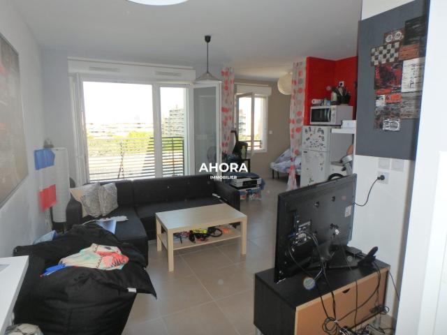 Studio avec balcon