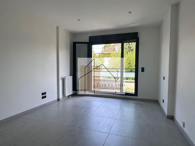 Studio avec balcon 5mInutes de la gare de GAGNY RER E