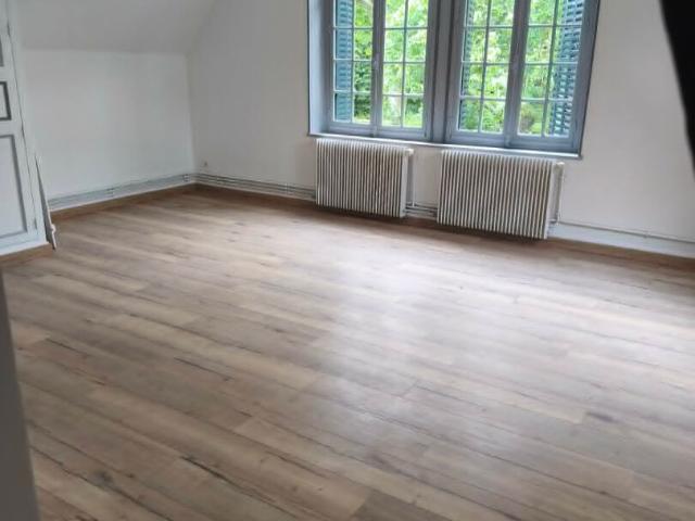 Studio avec balcon centre ville 29.5 m² Verneuil d avre et d iton
