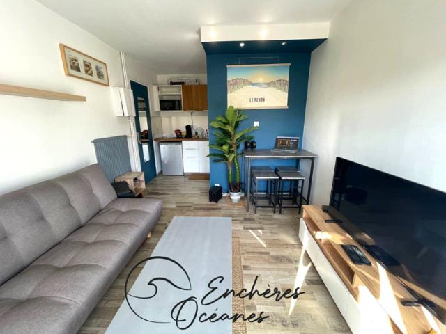Studio avec balcon et cave A deux pas des plages