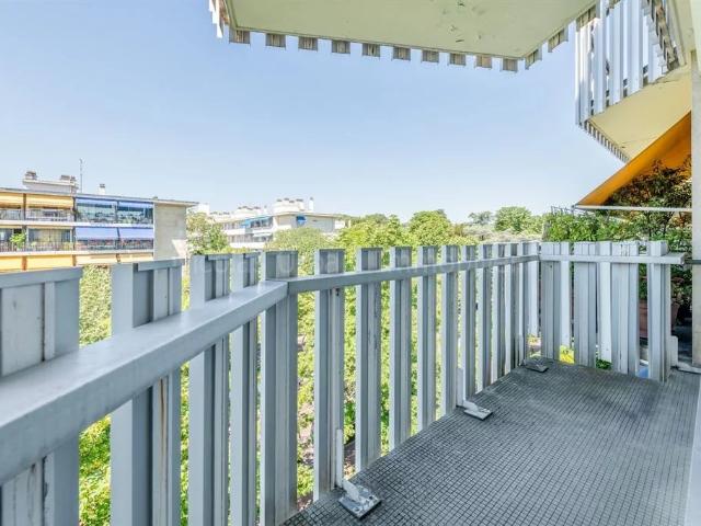 Studio avec balcon et parking