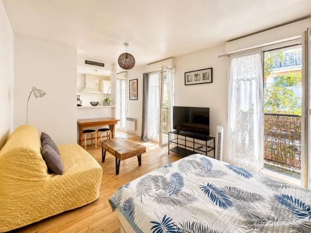 Studio avec balcon – Idéalement situé à deux pas du métro École Vétérinaire