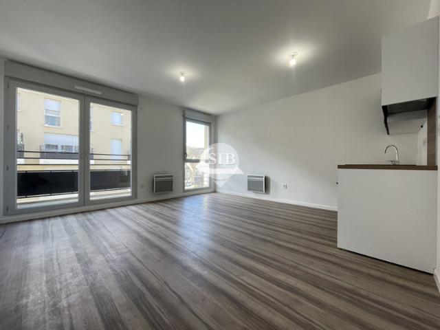 Studio avec balcon Loyer 582 €  + 40 €