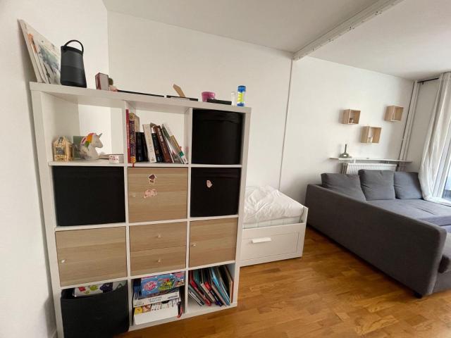 Studio avec balcon Mairie du 18ème Paris