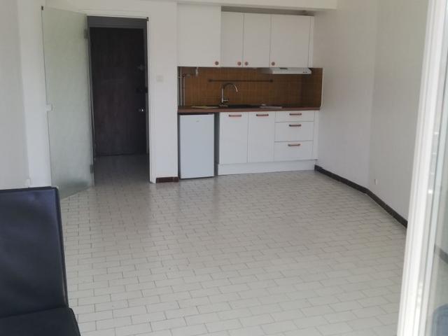 Studio avec balcon proche Saint Charles