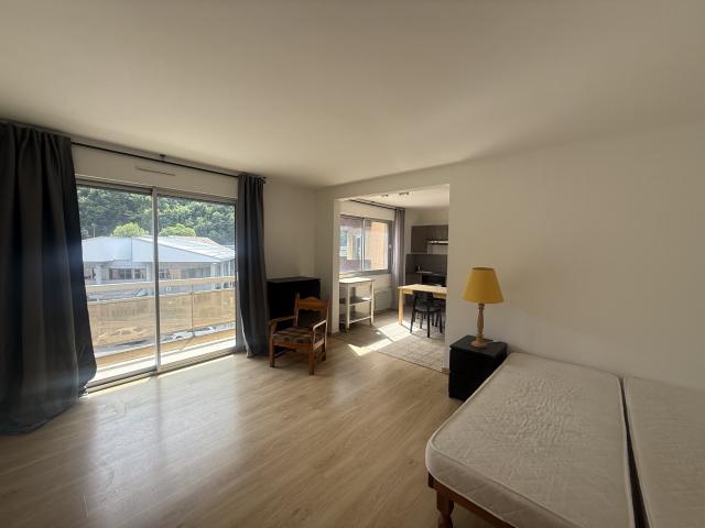 Studio avec cave à Moûtiers