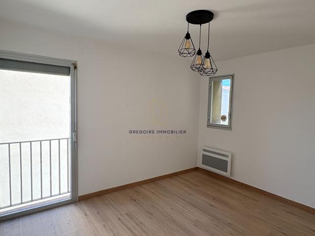 Studio avec cave et stationnement proche du centre ville de. 21m² Pertuis