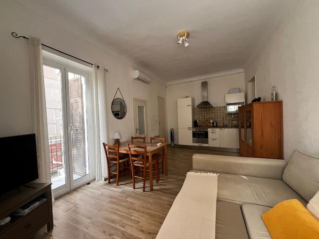 Studio avec coin nuit, climatisé, centre ville