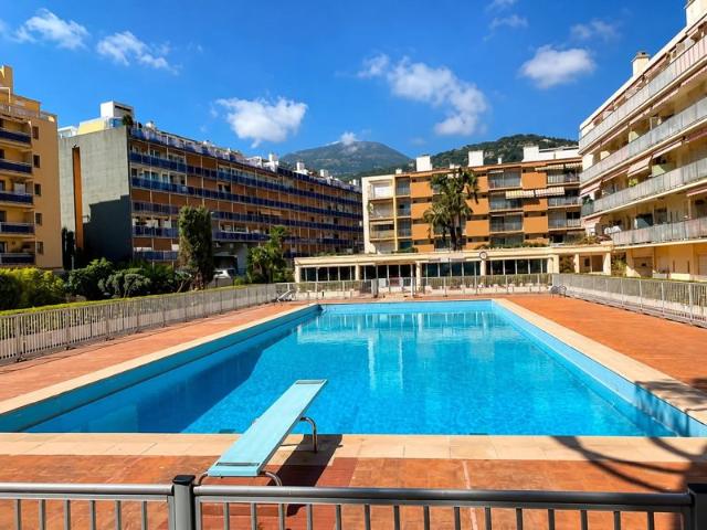 STUDIO AVEC COIN NUIT – VUE MER – RÉSIDENCE AVEC PISCINE – ROQUEBRUNE CAP MARTIN