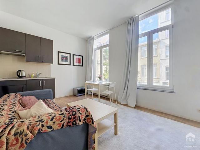 Studio avec coin lit à louer pour 1200 euro
