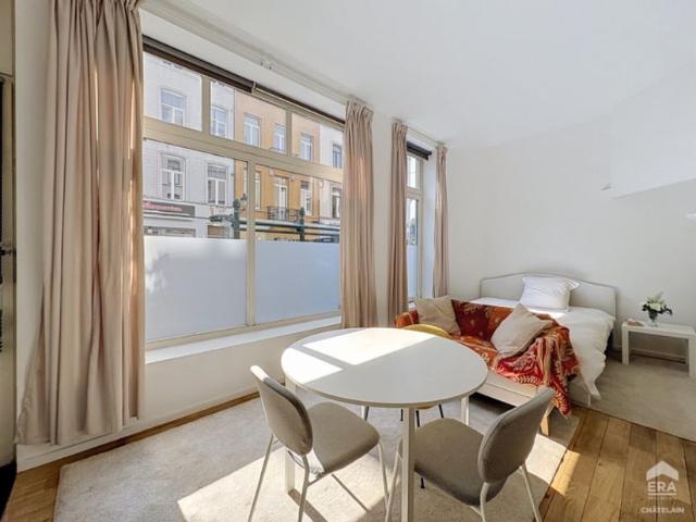 Studio avec coin lit à louer pour 1200 euro