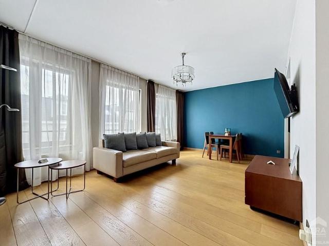 Studio avec coin lit à louer pour 1350 euro avec 1 chambres à coucher