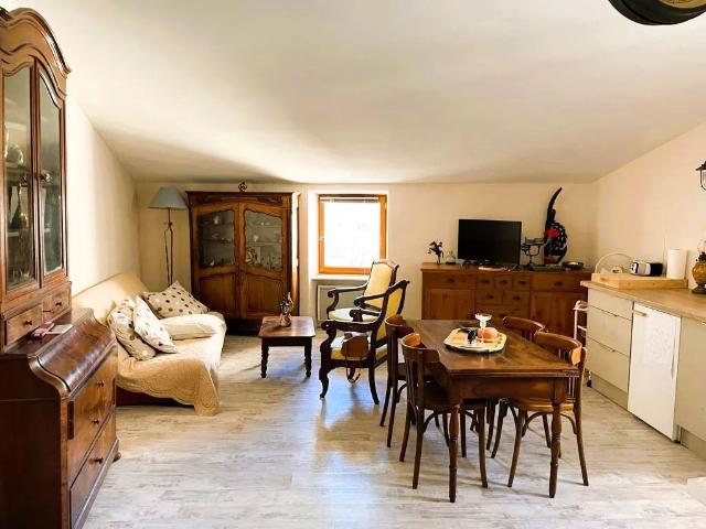 Studio avec garage à Saint Martin de Pallières