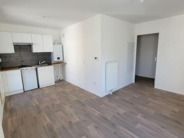 Studio avec grande terrasse et parking couvert
