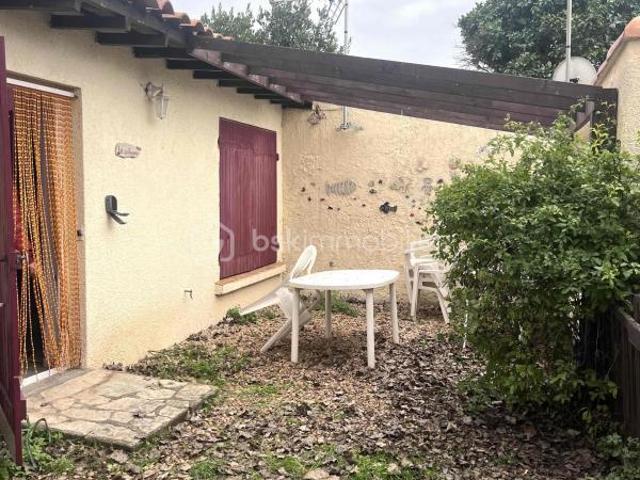 Studio avec jardinet à deux pas de la plage