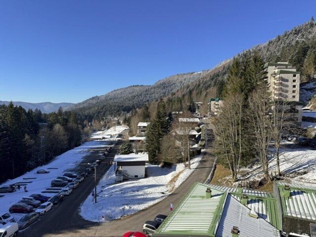 Studio avec loggia au pied des pistes de ski