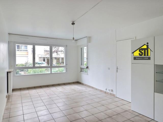 Studio avec loggia Pernety