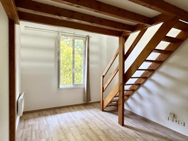 Studio avec mezzanine 28,38m2 loi carrez 36,19m2 au sol, Copropriété de Charme Bordeaux