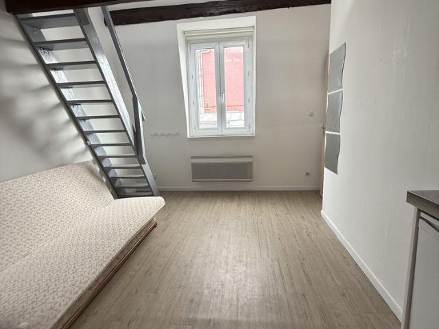 Studio avec mezzanine à Lille – 450 € / mois