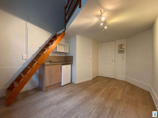 Studio avec mezzanine à louer à Rouen