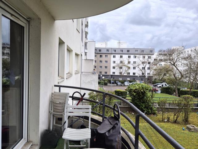 Studio avec mezzanine, balcon et parking Cité Descartes