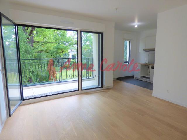 studio avec parking et balcon face au bois