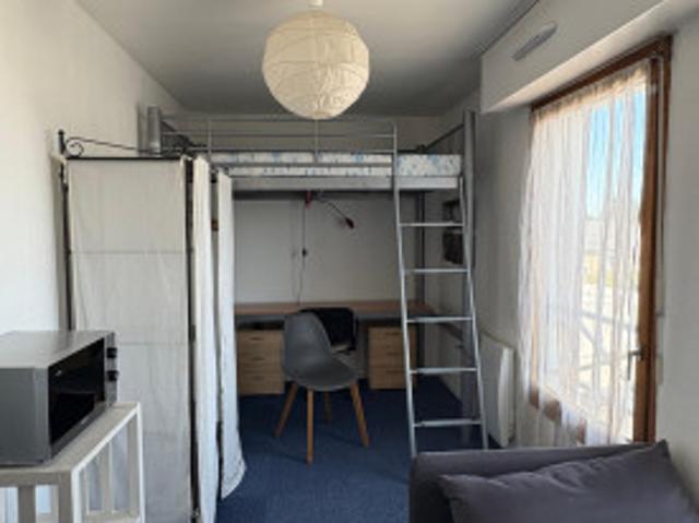 Studio avec place de parkings
