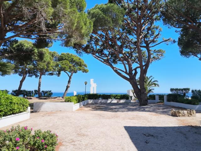 Studio avec plage privée Hyères les Salins