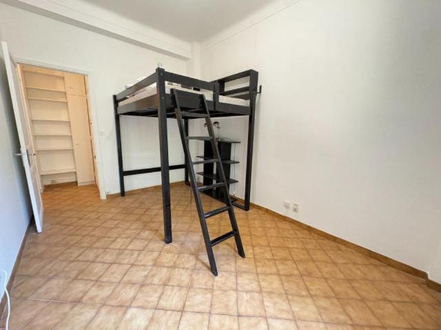 STUDIO AVENUE EMILE BIECKERT