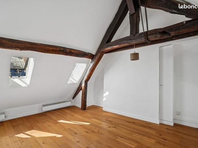 Studio bon état 27m2 au sol Paris 2ème
