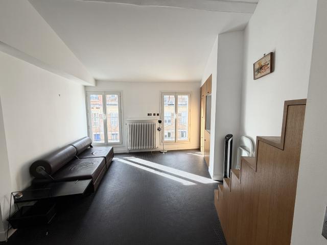 STUDIO BALCON DERNIER ETAGE JARDIN LUXEMBOURG RUE D' ASSAS