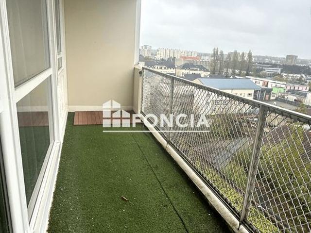 Studio, balcon et parking
