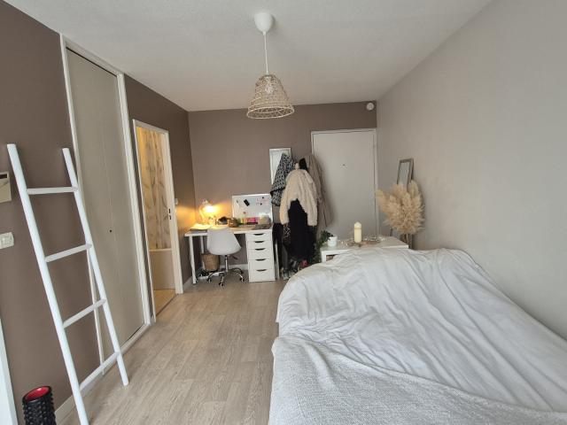 Studio Balcon et terrasse Proche CHU