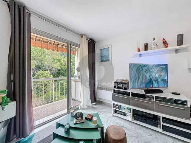 STUDIO BALCON PARKING ET CAVE