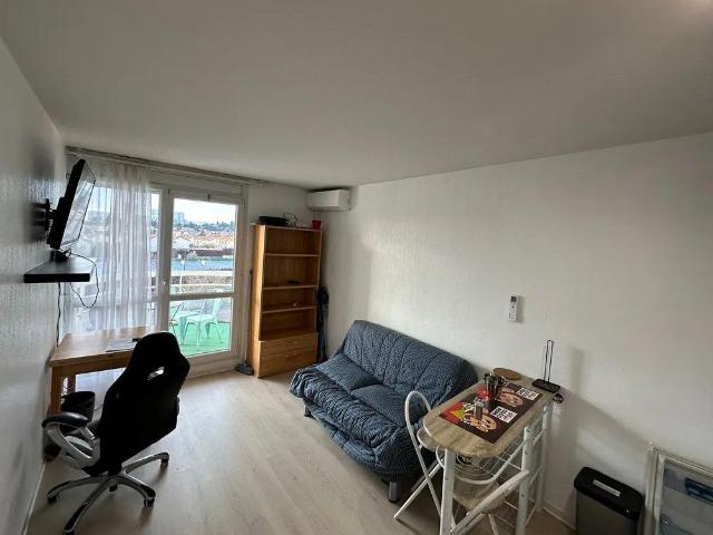 Studio balcon pour étudiant 1 minute de St Jérôme