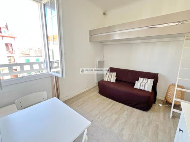 STUDIO Biarritz 1 pièce 21.99 m². Parking. Au calme. CENTRE VILLE