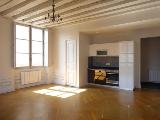 Studio BLOIS Centre Ville 43 m2