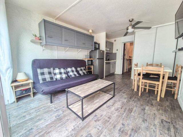 STUDIO DOUBLE CABINE EN PARFAIT ETAT
