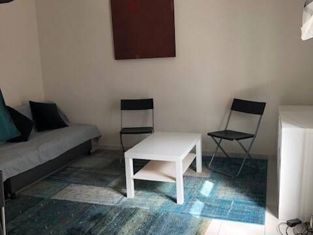 Studio donnant sur cour intérieure