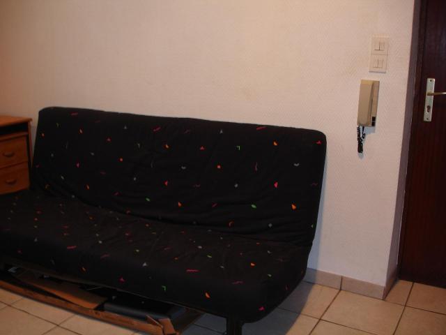 Studio dans petite maison