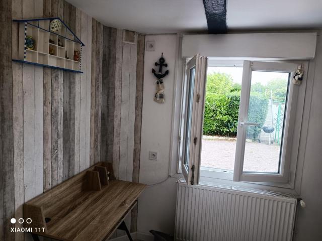 Studio dans propriété avec grand jardin